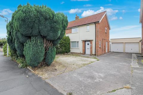 undefined, Strode Road, Street