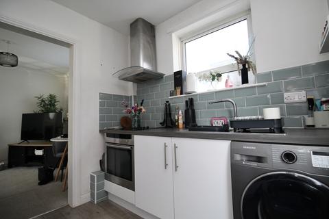 undefined, Strode Road, Street