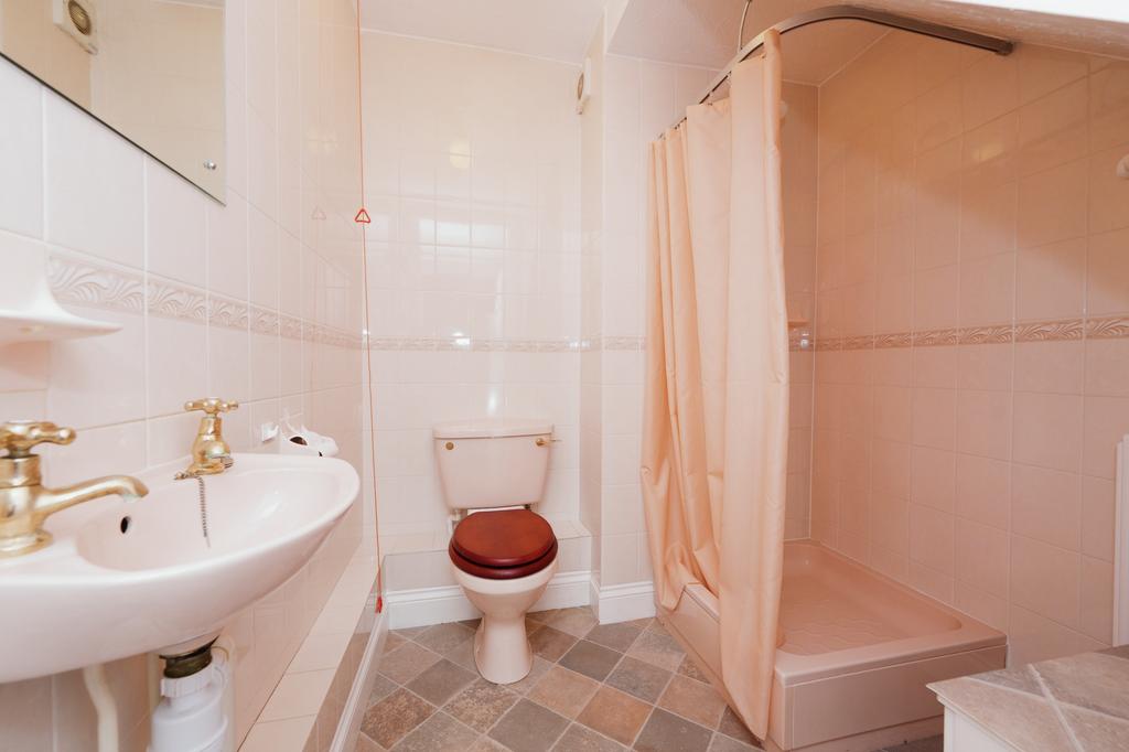 Downstairs shower ro