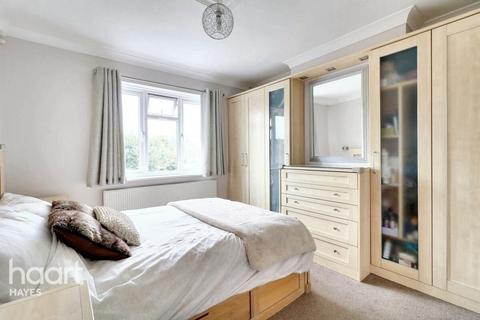 16 Acacia Avenue, Hayes, UB3 2NB