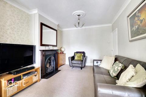 16 Acacia Avenue, Hayes, UB3 2NB