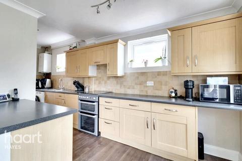 16 Acacia Avenue, Hayes, UB3 2NB