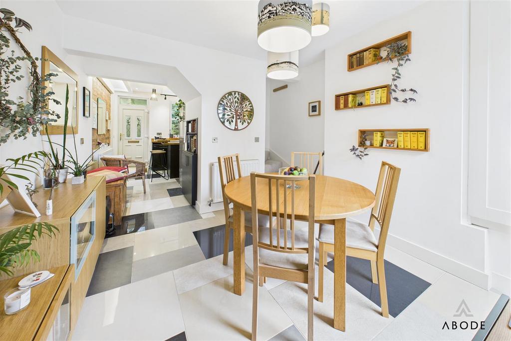 CAM04913 G0-PR0064-STILL014.jpg