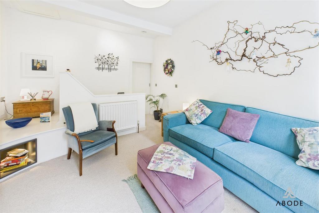 CAM04913 G0-PR0064-STILL031.jpg