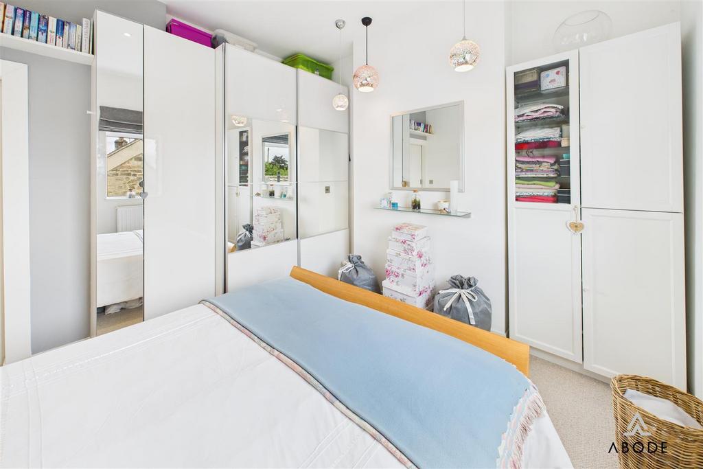 CAM04913 G0-PR0064-STILL025.jpg