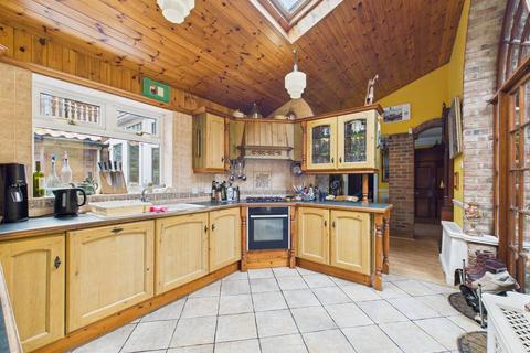 5 bedroom terraced house for sale, Beckside, Beverley, HU17 0PB