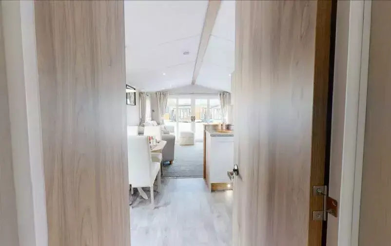 1 Edit Scaled 802x505 F50 50