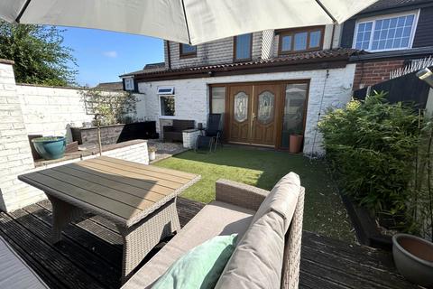 4 bedroom semi-detached house for sale, Totnes Avenue, Oldham