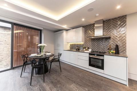 2 bedroom flat for sale, Roger Street, London WC1N