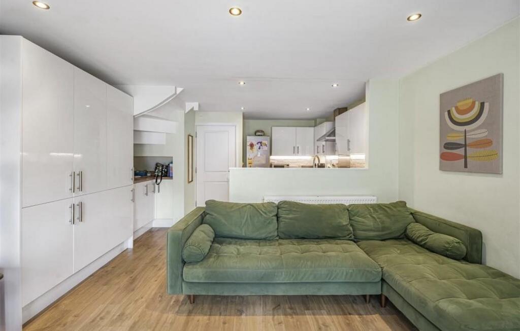 Thumbnail image20.jpg