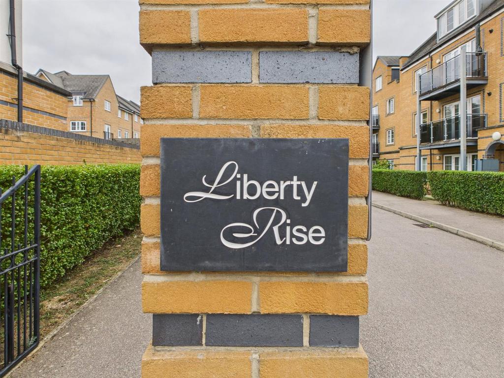 CAM02365 G0-PR0341-STILL001.jpg