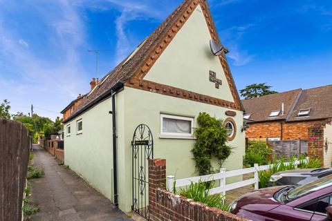 4 bedroom detached house for sale, Station Road, Marlow SL7