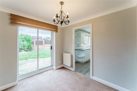 10 Henley Drive, Featherstone, Pontefract, WF7 5NY