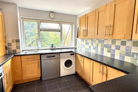 62 Levett Road, Leatherhead, KT22 7EQ