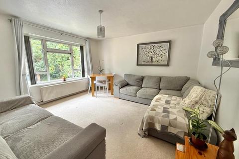 62 Levett Road, Leatherhead, KT22 7EQ