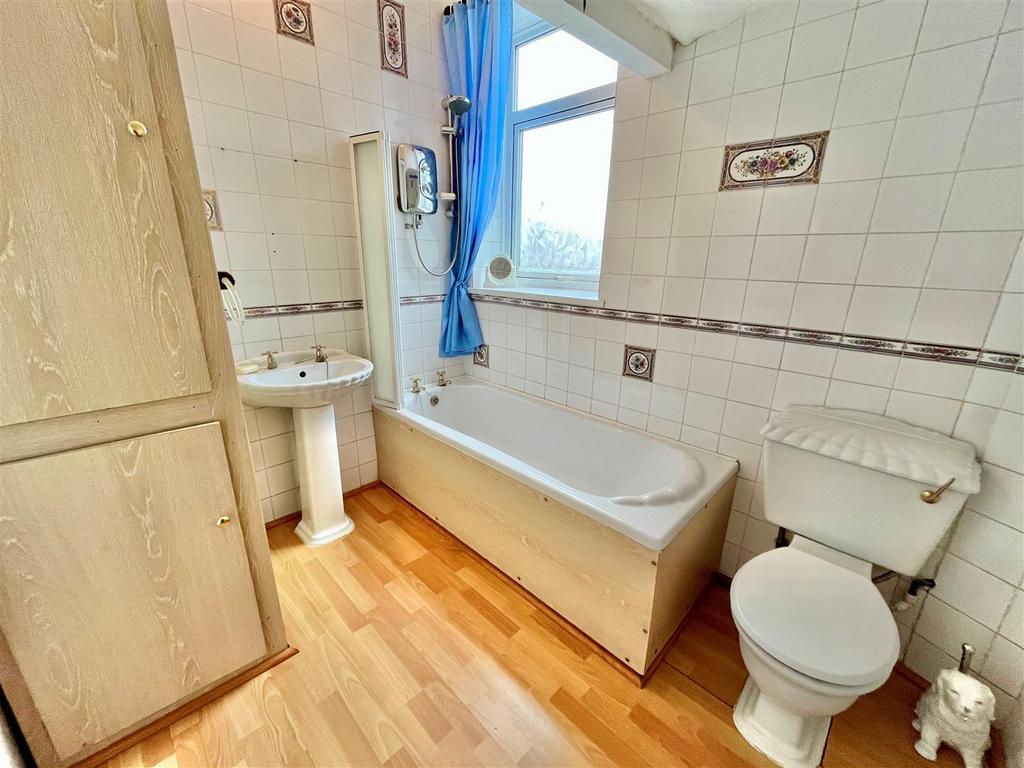 First Floor Bathroom.jpg