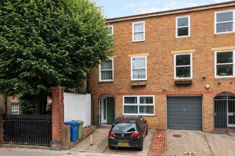 51 Warner Road, London, SE5 9NE