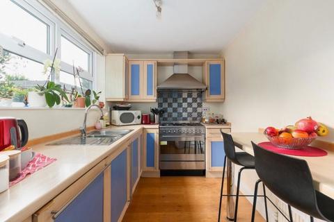51 Warner Road, London, SE5 9NE