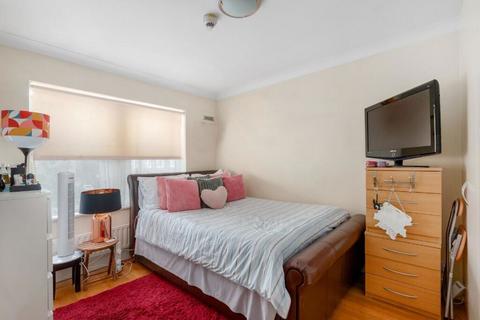 51 Warner Road, London, SE5 9NE