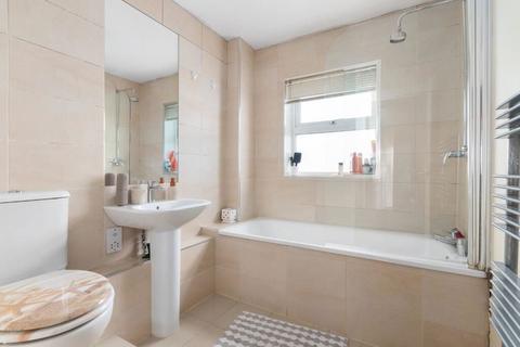 51 Warner Road, London, SE5 9NE