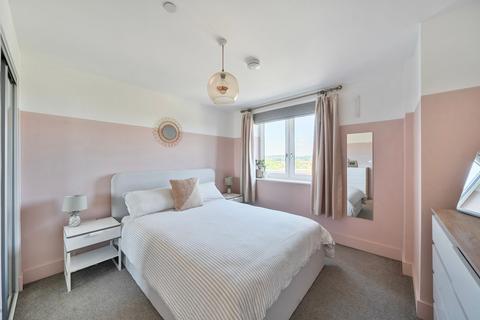 1 bedroom flat for sale, Burnt Oak Broadway, Edgware, HA8