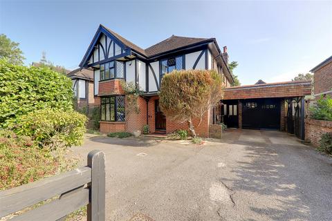 Charmandean Road, Broadwater, Worthing