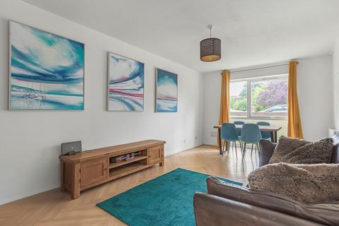 Flat 3, 4 Berrylands, Surbiton, KT5 8JE
