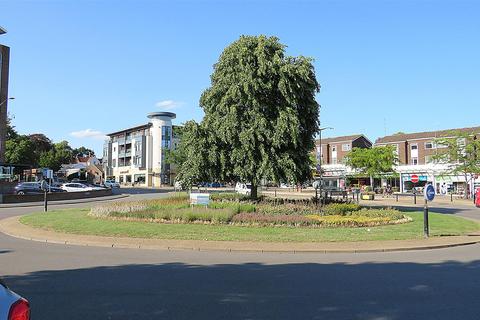 undefined, The Square, Kenilworth