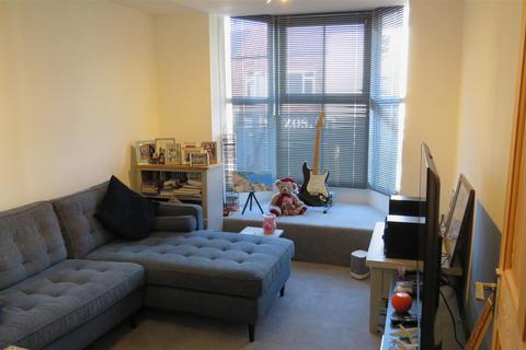 1 bedroom flat for sale, The Square, Kenilworth