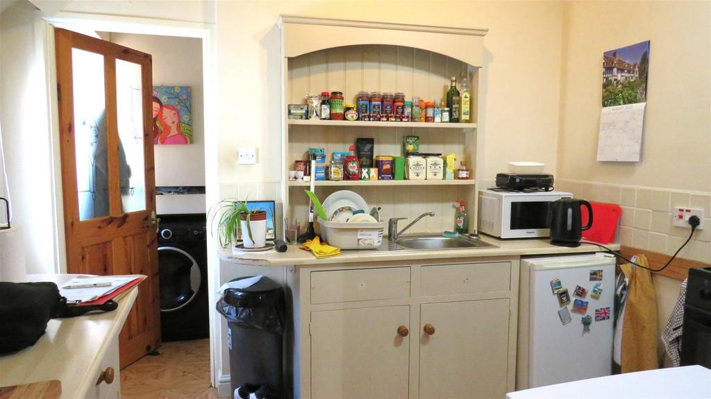 Kitchen-12.JPG
