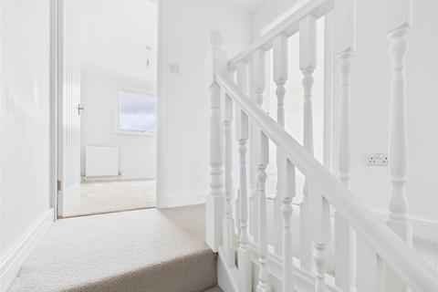 9 Aldam Close, Sheffield, S17 4GE