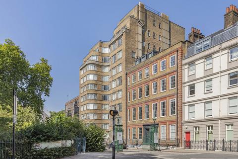 undefined, Charterhouse Square, London, EC1M