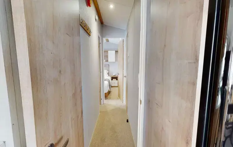 Corridor 3 Web 802x505 F50 50