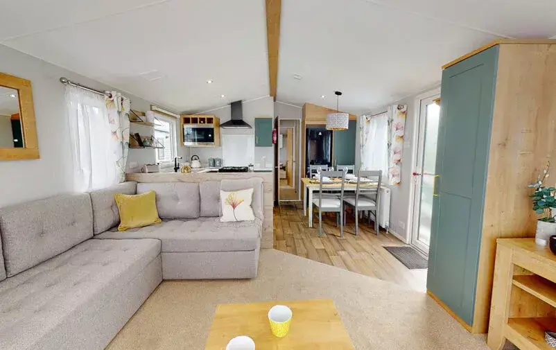 Living Room 2 Web 802x505 F50 50