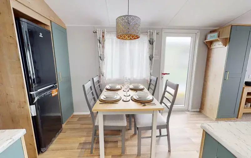 Dining Room Web 802x505 F50 50