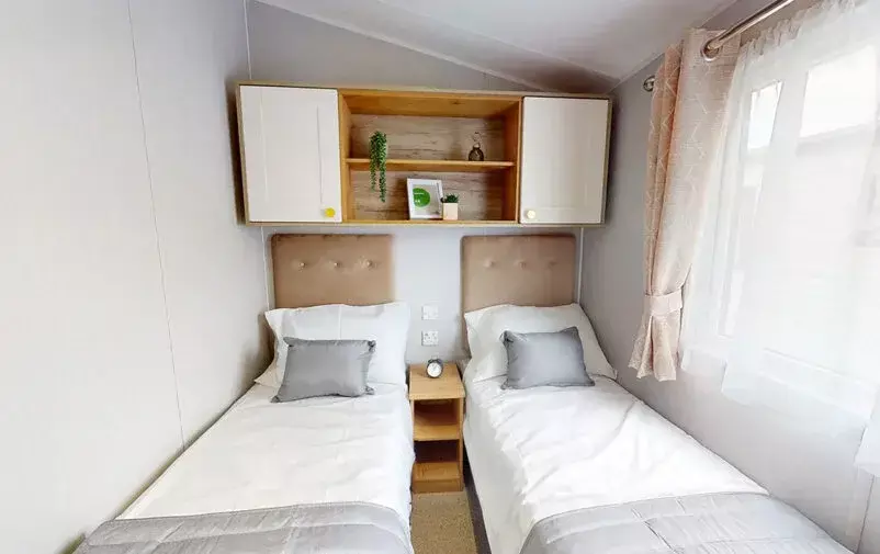 Twin Bedroom Web 802x505 F50 50