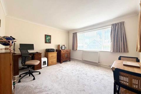 3 bedroom detached bungalow for sale, Leigh on Sea SS9