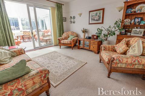 undefined, Mount Crescent, Warley, CM14