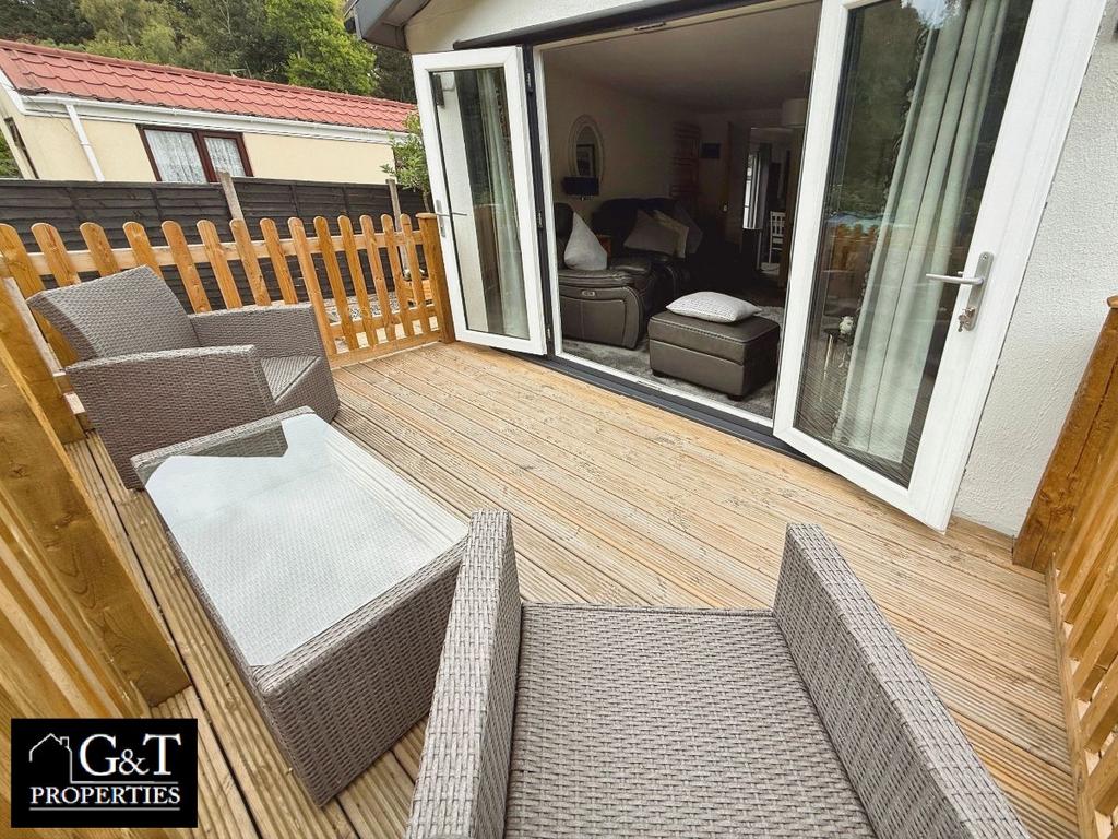 Rear garden/decking