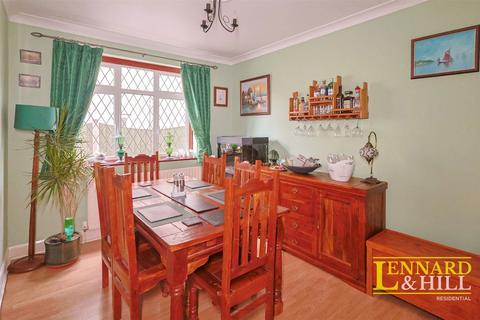 undefined, Gordon Road, Grays RM16