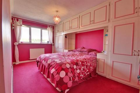 3 bedroom detached house for sale, Inglefield Close, Beverley