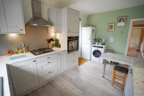 18 The Holt, Wallington, SM6 7LG