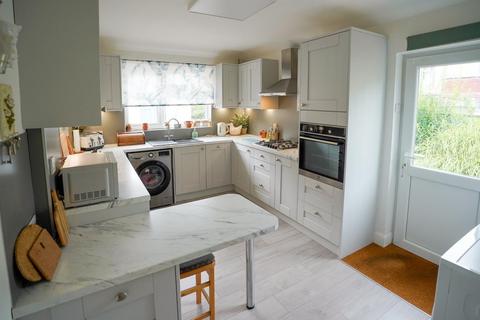 18 The Holt, Wallington, SM6 7LG