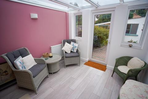 18 The Holt, Wallington, SM6 7LG