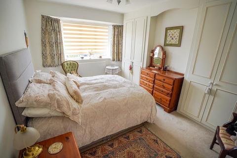 18 The Holt, Wallington, SM6 7LG