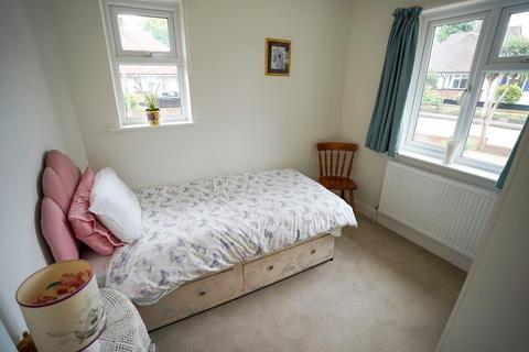 18 The Holt, Wallington, SM6 7LG