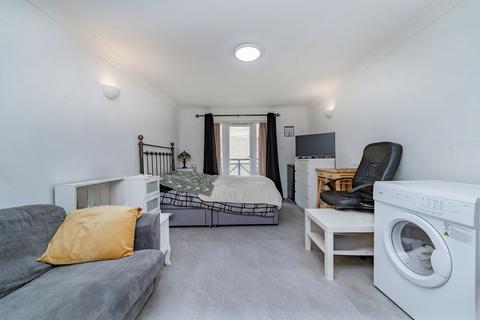 Studio for sale, Rotherhithe Street, London, SE16