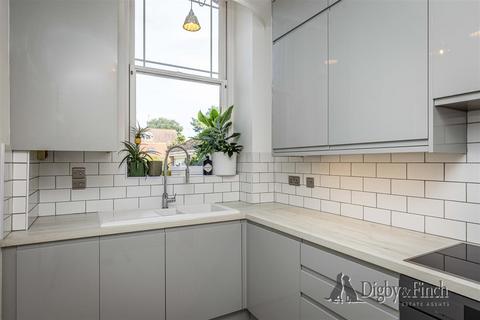 2 bedroom terraced house for sale, Westminster Drive, Radcliffe-On-Trent, Nottinghamshire
