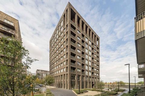Cavendish Square, London E16