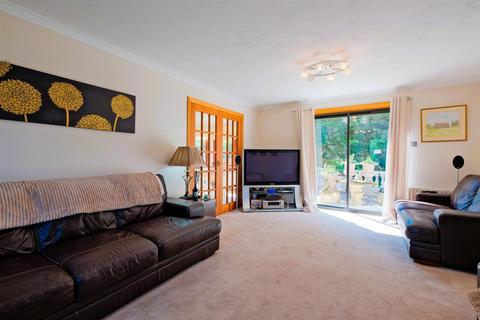 undefined, Addison Gardens, Douglas